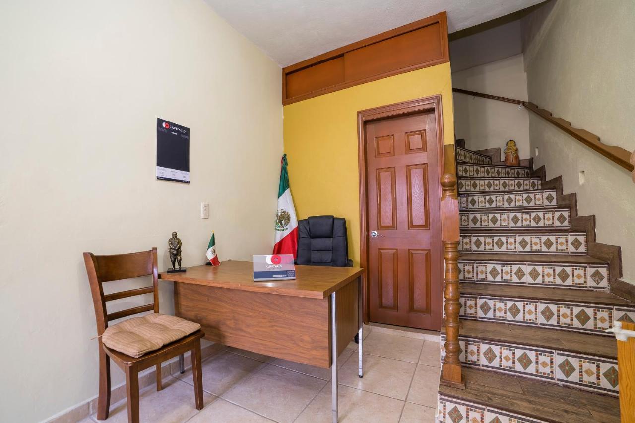 Capital O Casa Santa Fe, Guanajuato Hotel Bagian luar foto